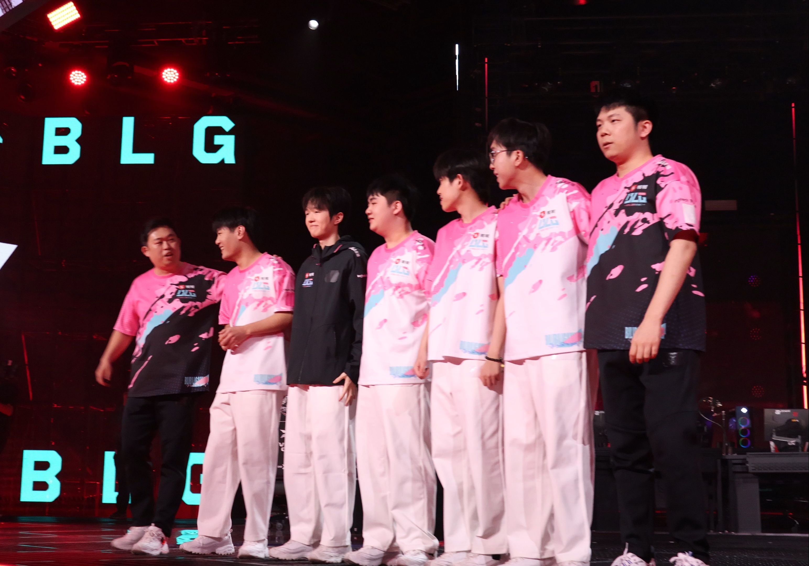 开云体育中国-超高温度！赛场上季后赛比赛尽展队伍实力的简单介绍