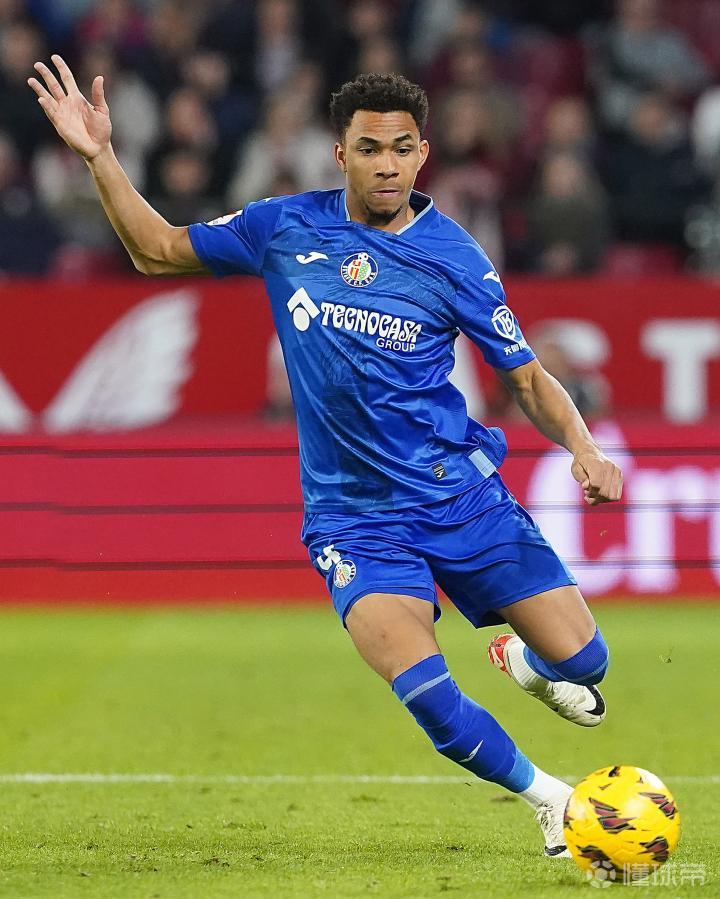 开云体育官网-柏林赫塔球员表现出色，以优异发挥赢得比赛的简单介绍