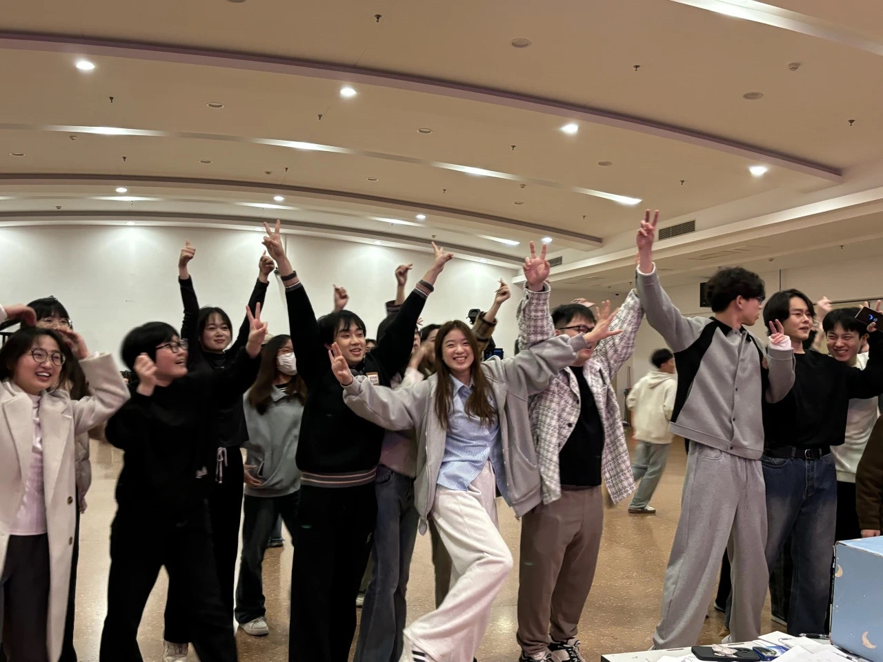 开云体育登录-关于强敌相遇：球场上的火花四溅，精彩连连的信息