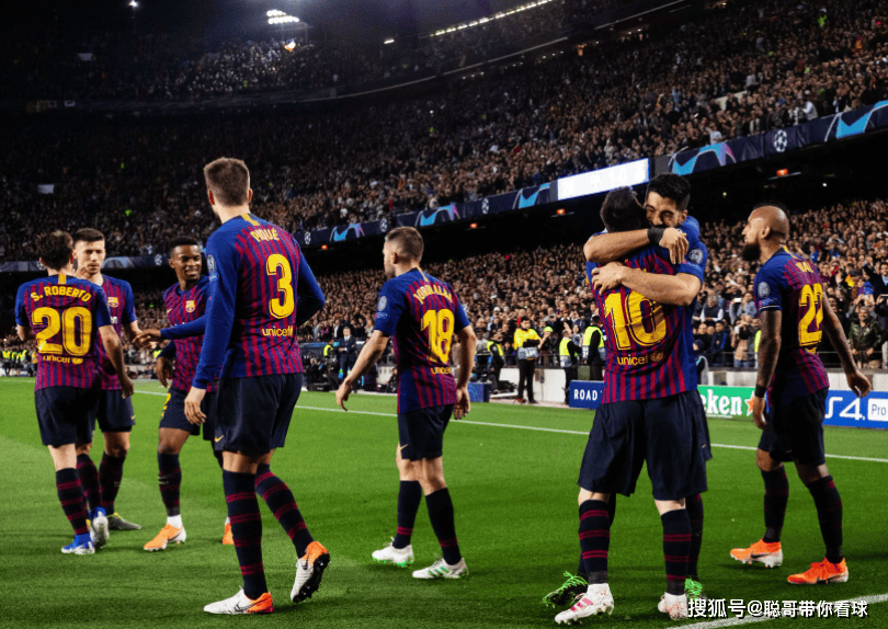 关于阿贾克斯客场大胜波尔图，提前锁定欧冠小组头名的信息