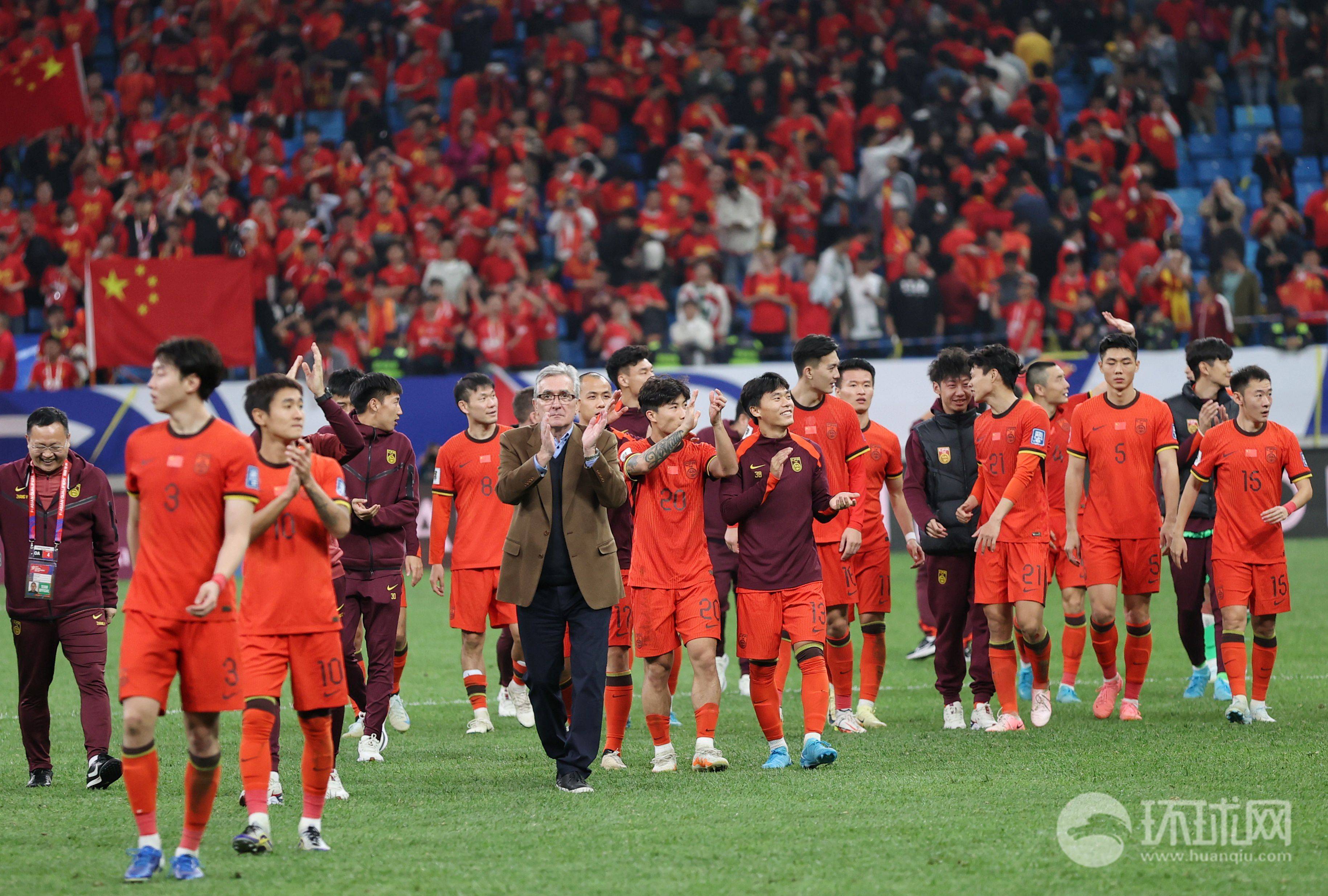 中国队在国际足球舞台上作出突破
