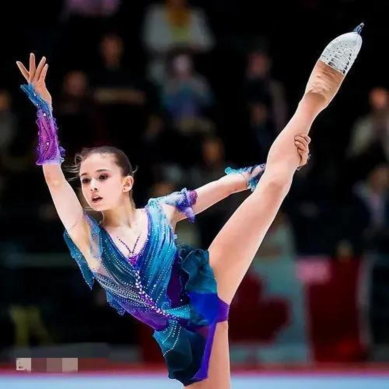俄罗斯女子体操运动员展现实力登顶