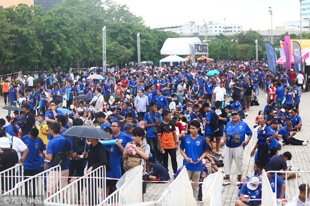 开云体育在线-关于英雄对决引发球迷热烈现场气氛火爆的信息