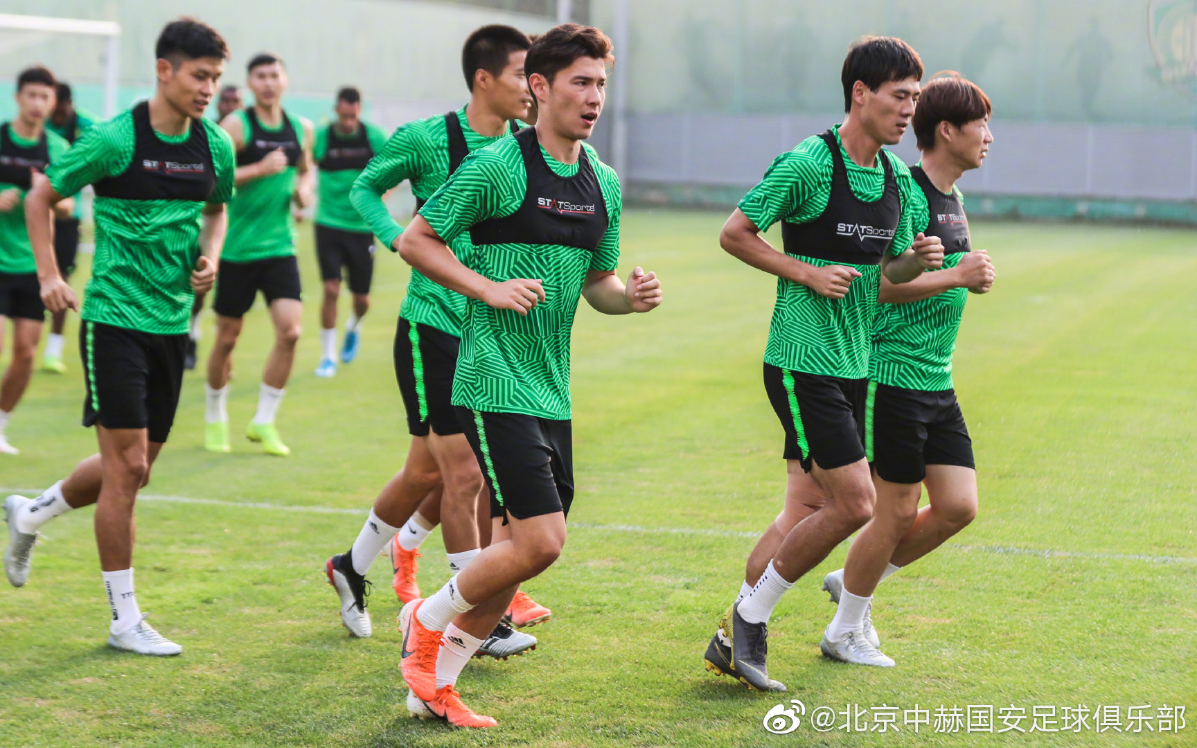 包含深圳佳兆业主场大捷北京国安，豪取三分的词条