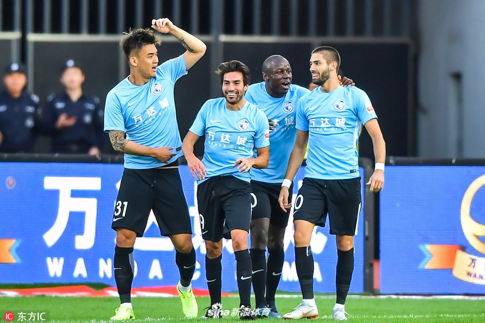 苏宁客场大胜大连一方，排名上升