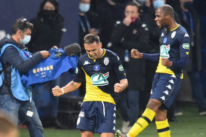 开云下载-拉科鲁尼亚主场失利，保级形势岌岌可危的简单介绍