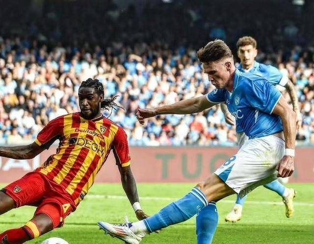 意甲球员中场调度精准，助球队连胜