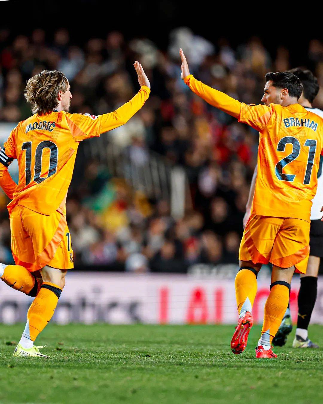 包含欧洲预选赛意外之战，黑马球队逆袭获胜的词条