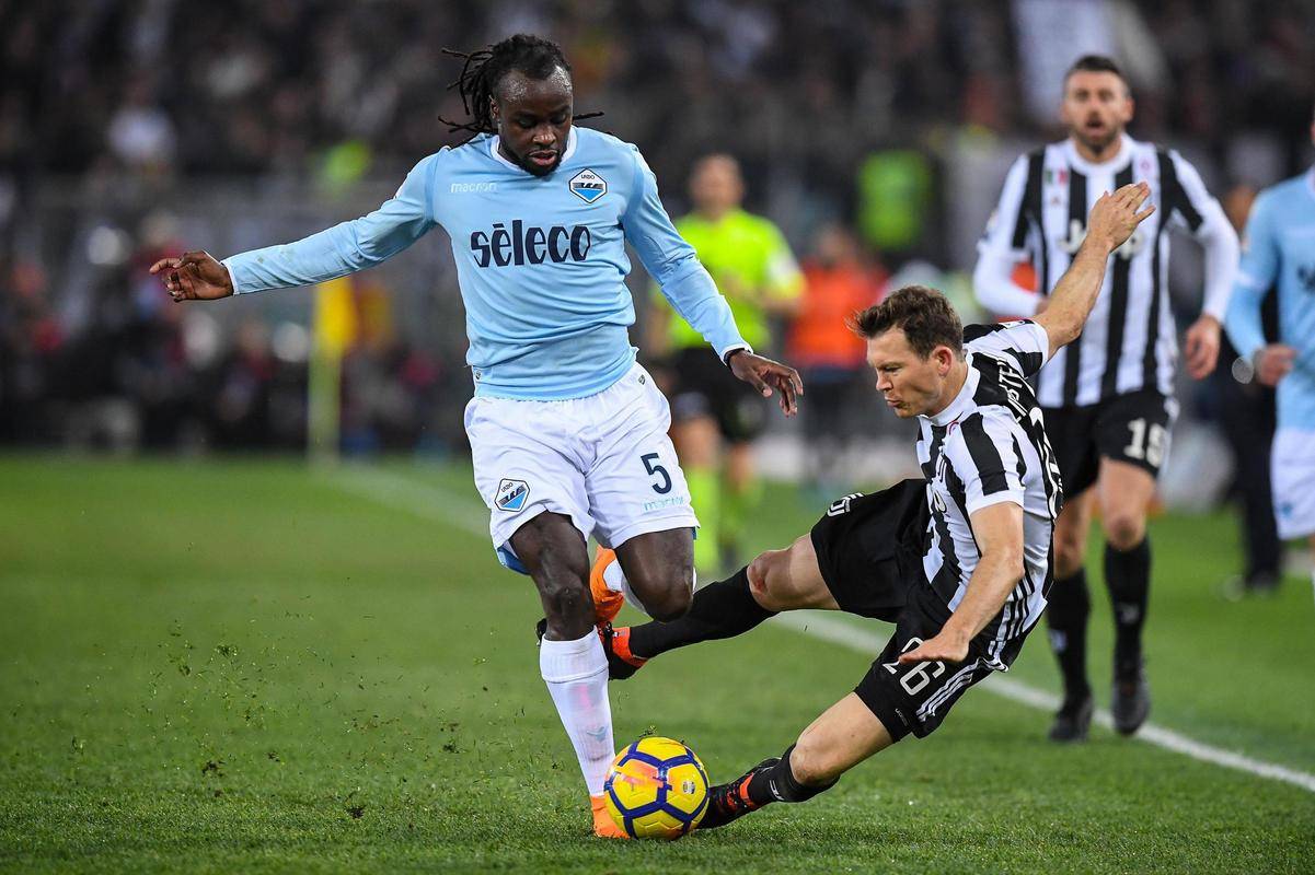 包含尤文客场逼平小组形势微妙犹豫的词条