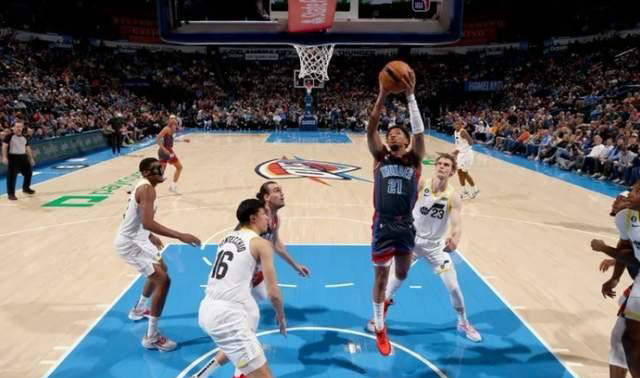 荷联赛新秀崭露头角，场上风云变幻精彩的简单介绍