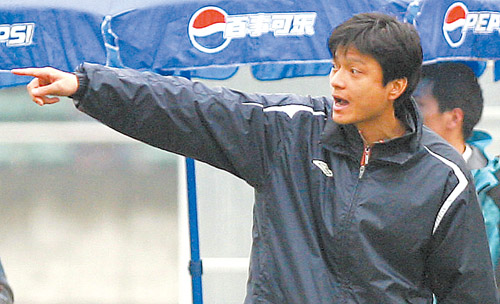 包含重庆力帆士气高涨，双方对决胜负难料的词条