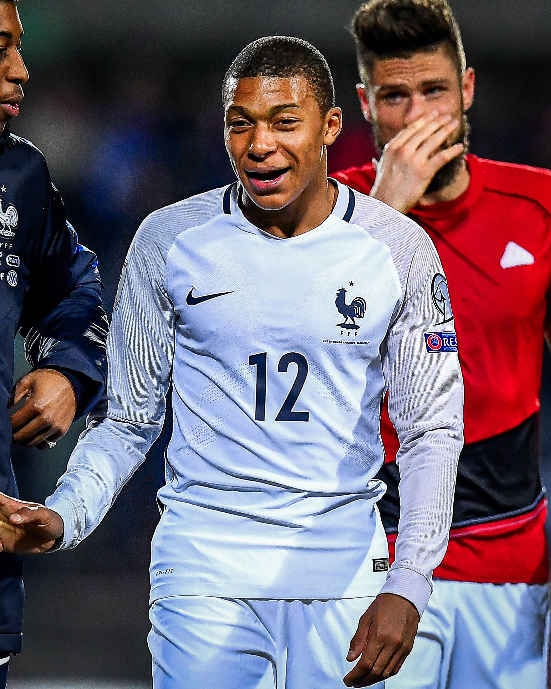 关于谁与争锋？欧洲国家队风云激荡的信息