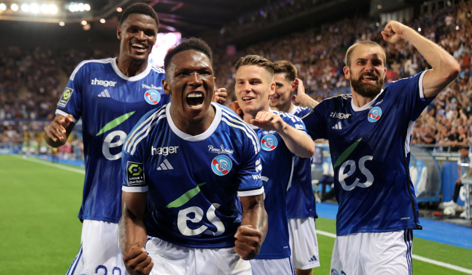 包含里昂队连胜追赶领先者，瞄准冠军宝座的词条