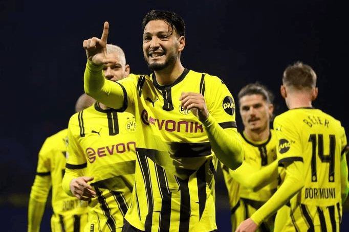 开云体育官方网站-多特蒙德客场遭逢挑战，未能守住领先