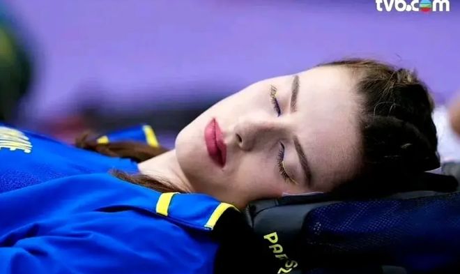 乌克兰运动员刷新纪录，勇夺冠军