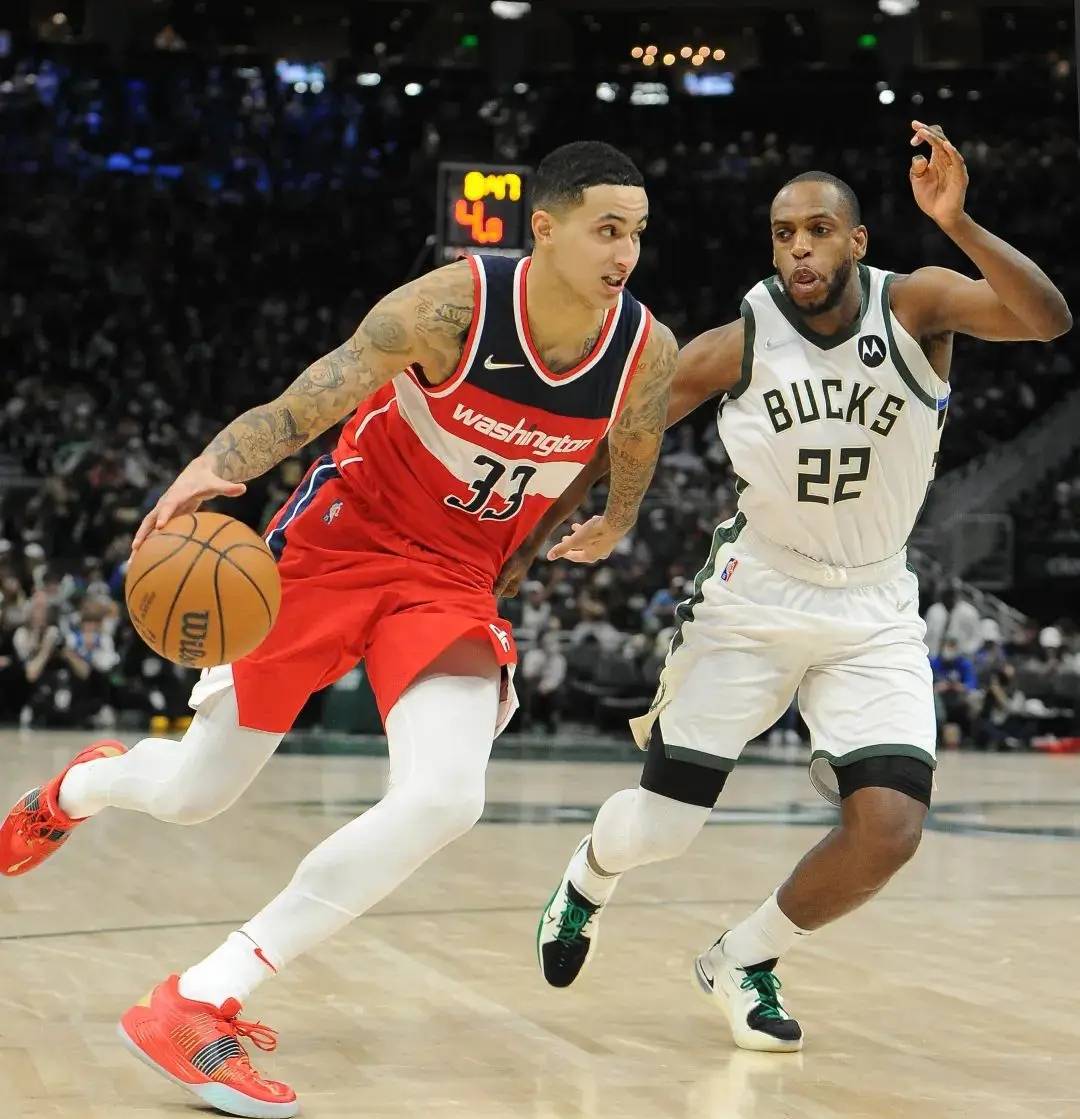 开云体育APP下载-雄鹿核心球员得分爆发，率领球队轻松击败对手