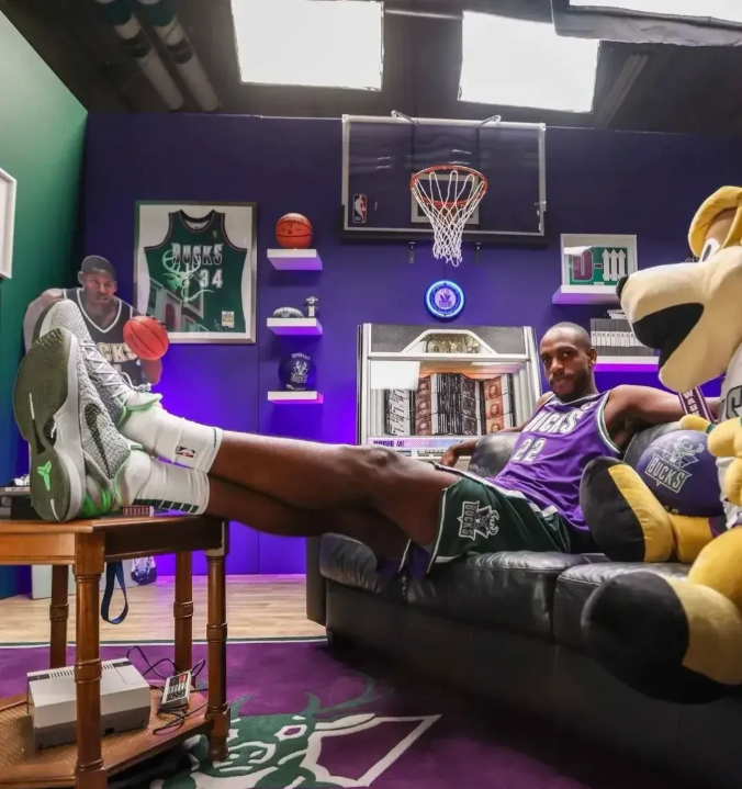 开云体育中国-雄鹿队核心球员发挥出色，引领球队连胜的简单介绍