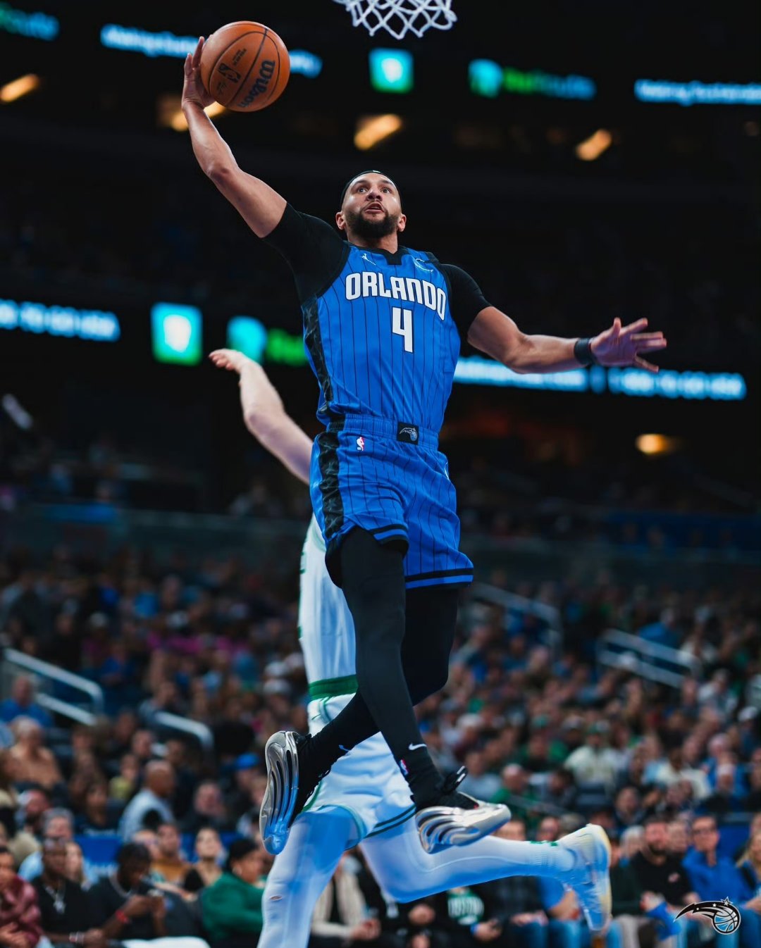 开云体育官网-凯尔特人成功阻击魔术，兰韦特砍下全对数