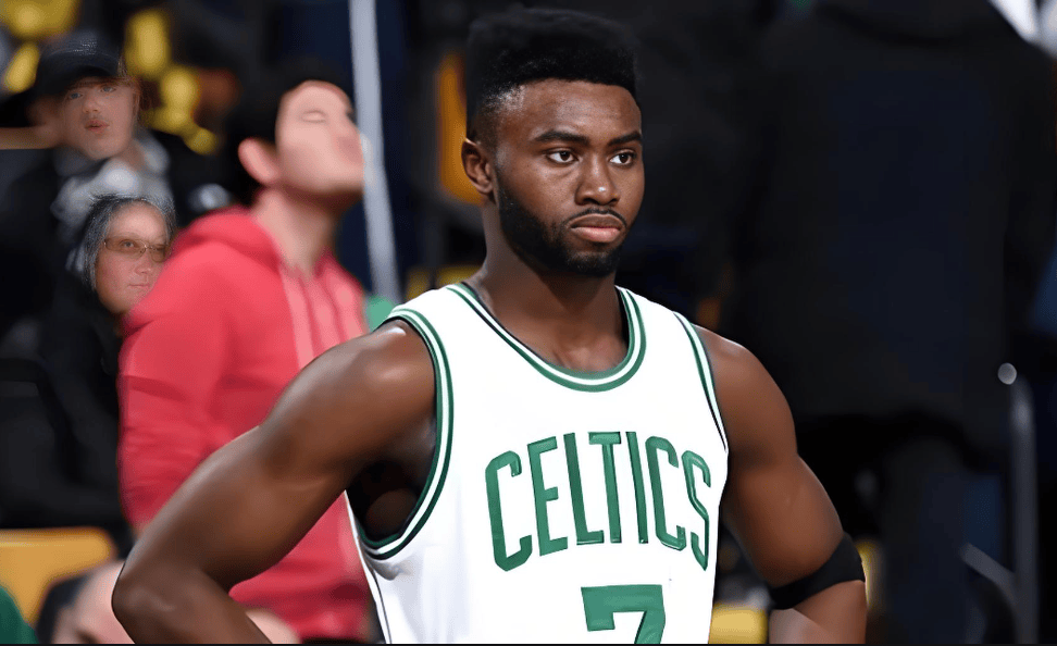 开云体育APP下载-关于进攻防守齐出，球场上的风云变幻的信息