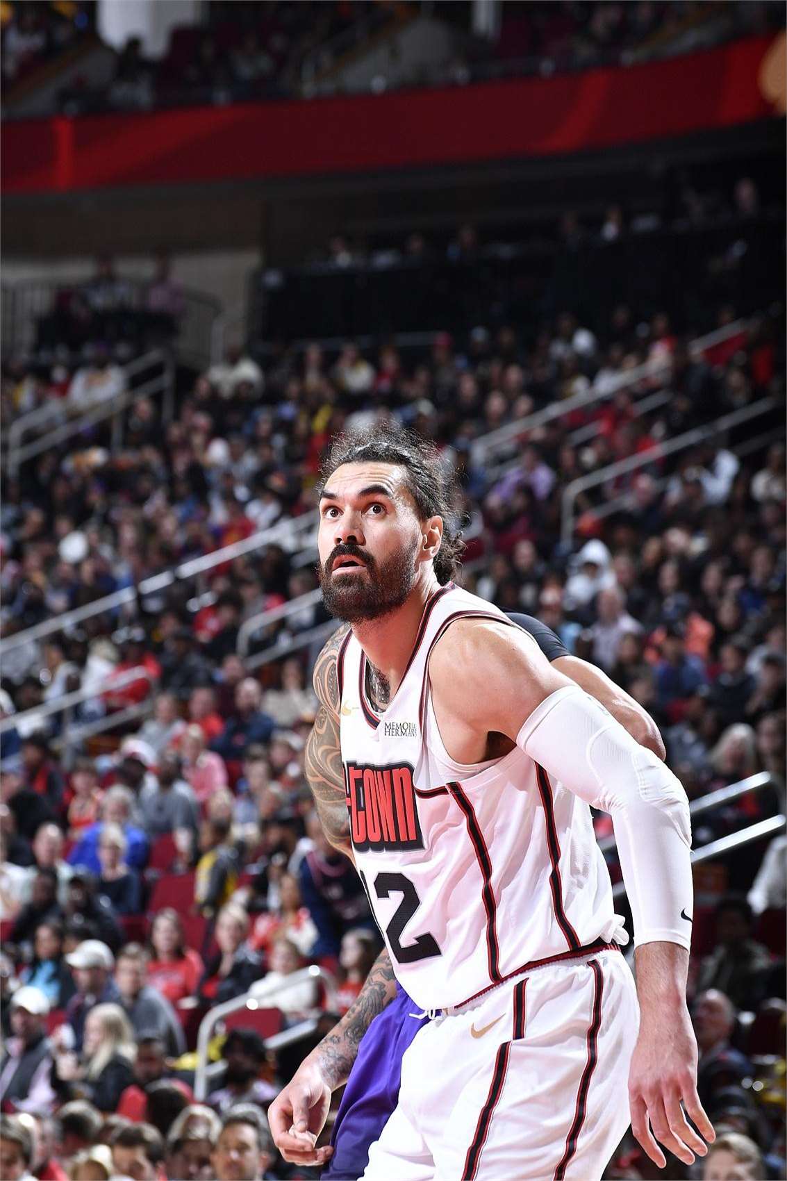 老鹰队横扫篮网队，成功挺进东部决赛的简单介绍