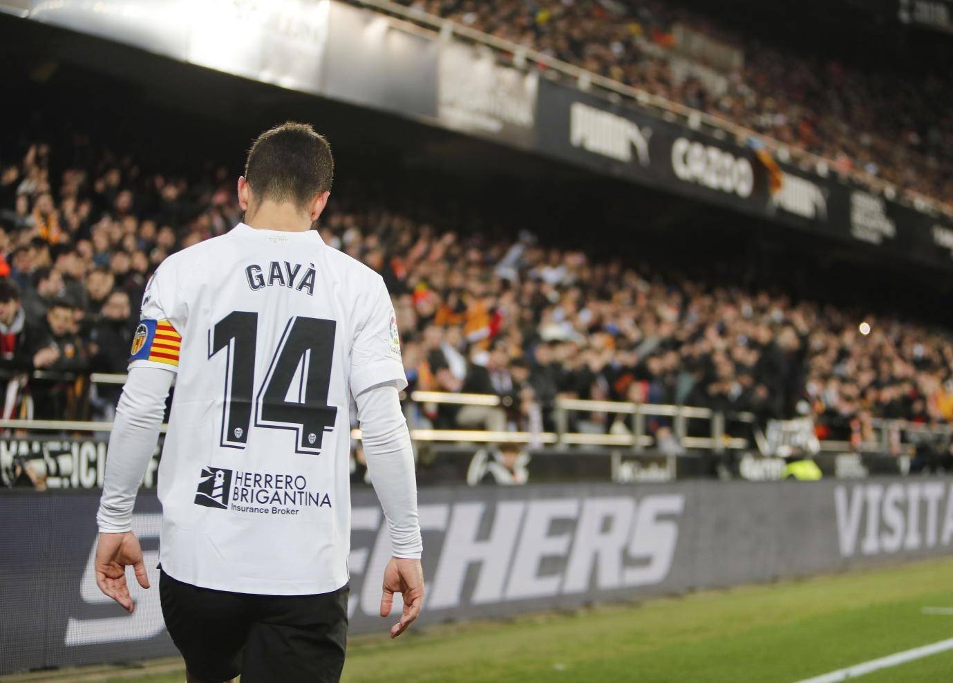 瓦伦西亚遭遇失利，领头羊位落