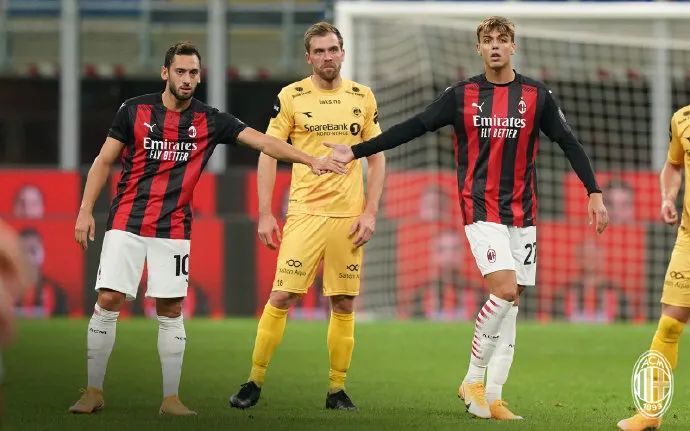 开云体育app-包含克罗托内主场逼平对手，保持不败局面继续前行的词条