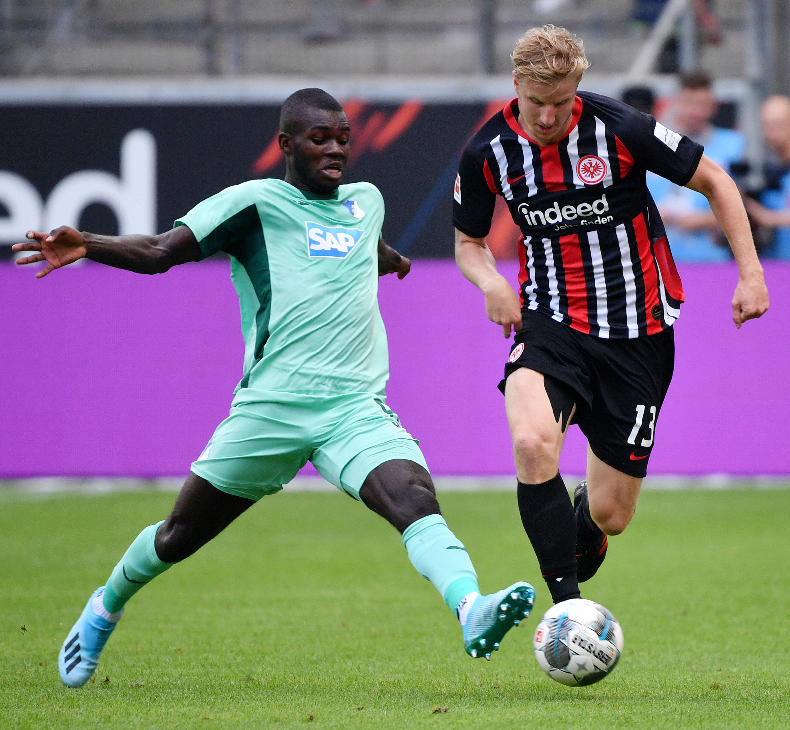 关于法兰克福客场平局，积分停滞的信息