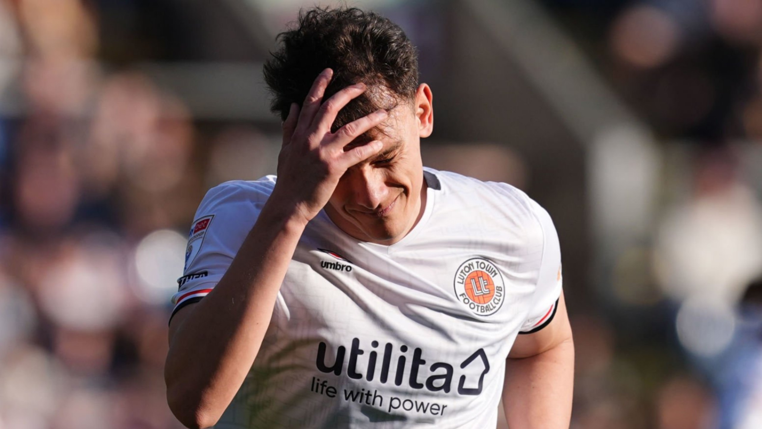 伯恩利主场失利，联赛形势堪忧的简单介绍