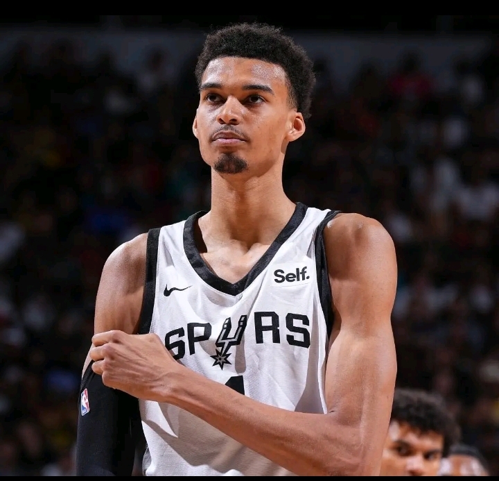 包含黄蜂队签下状元秀，期待新赛季的表现的词条