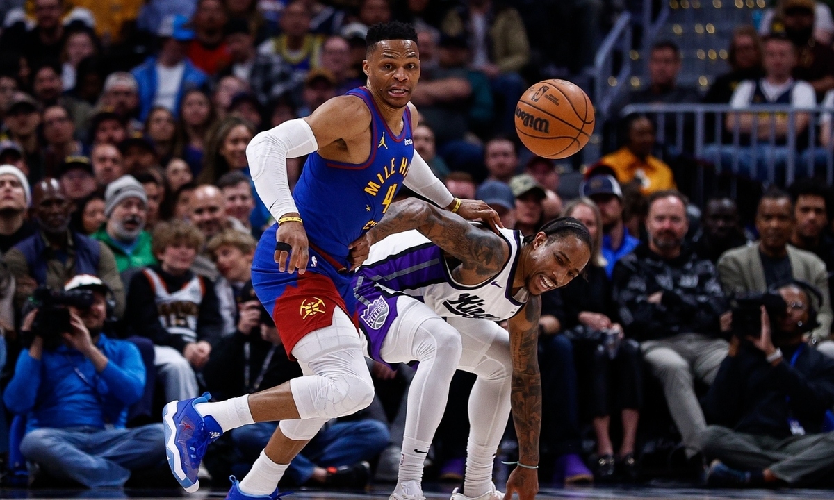 火箭逆转湖人西决上演翻盘