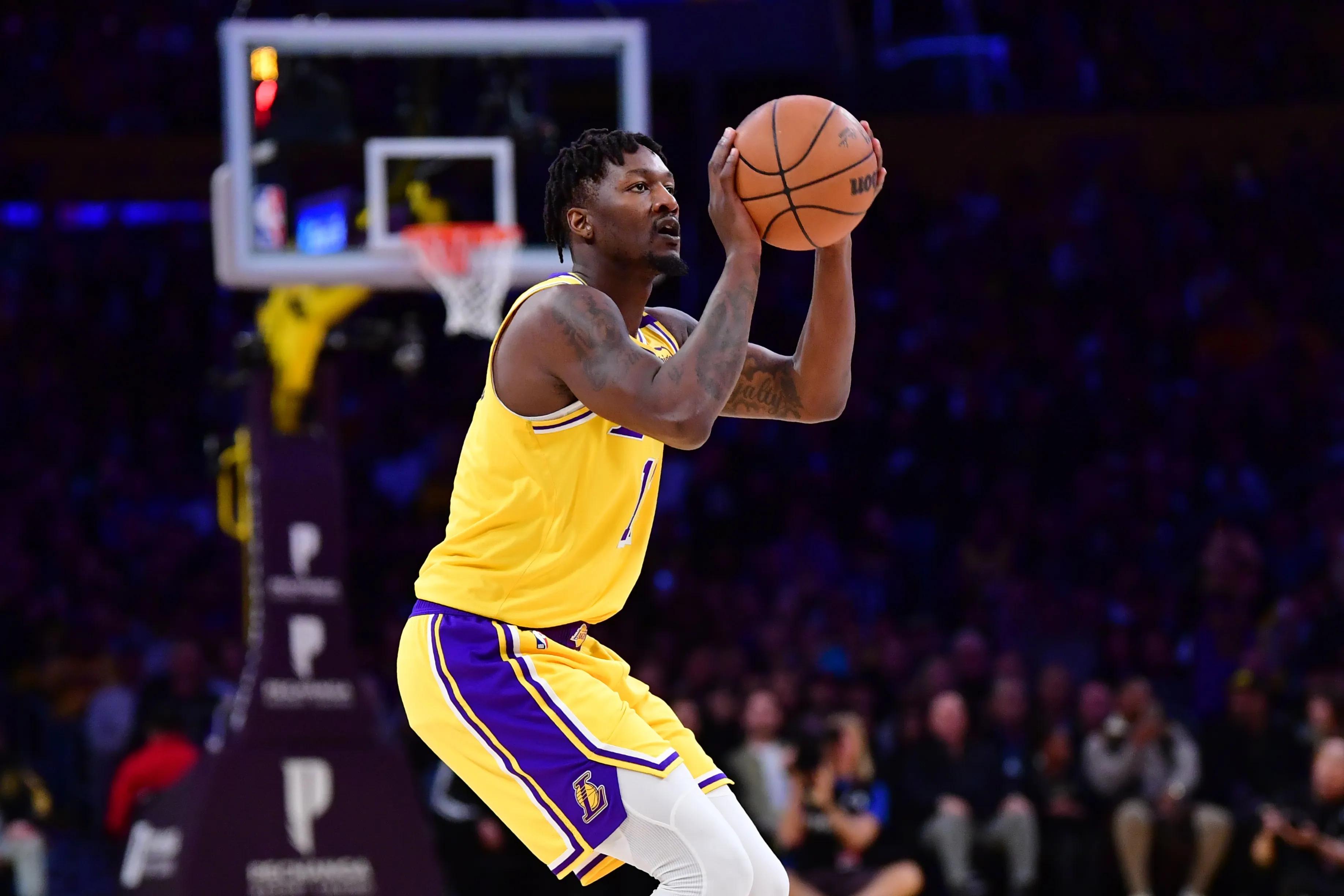 湖人主场大胜火箭，领先进入次轮