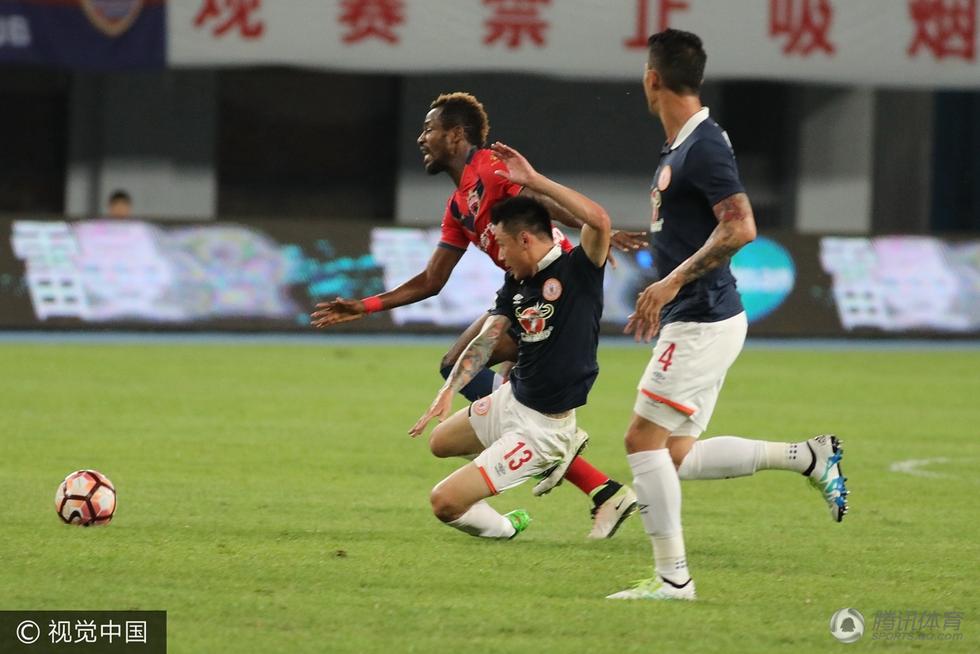 深圳佳兆业主场不敌对手，连续两轮不胜形势严峻