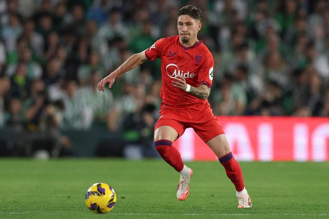 开云体育app-巴塞罗那球员备战塞维利亚争取胜利